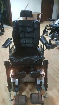 İnvacare Zephyr Safir Akülü Sandalye