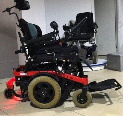 Levo Combi L44 Özellikli Akülü Sandalye