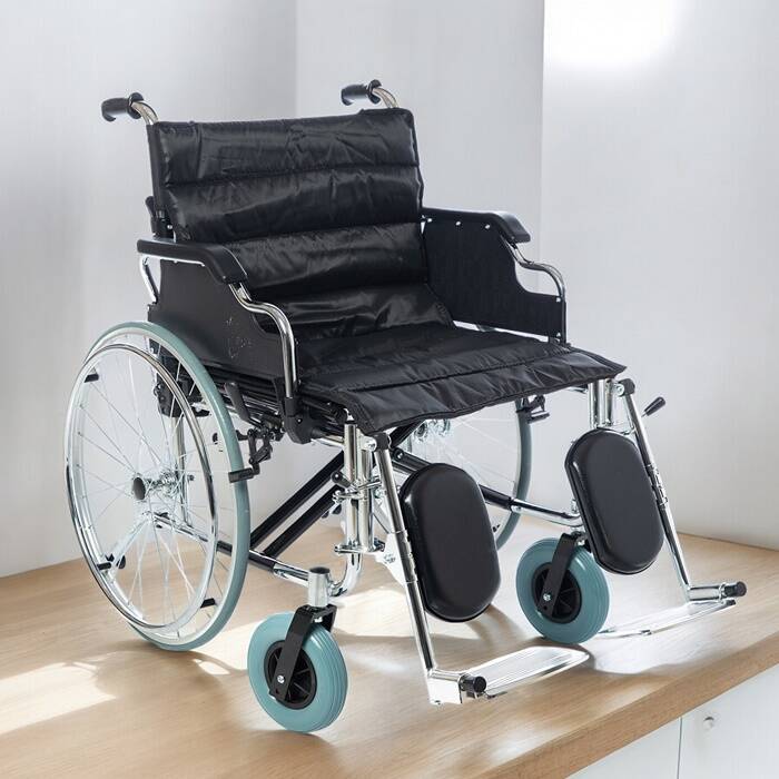 RÖMER R251 Geniş Beden Manuel Tekerlekli Sandalye